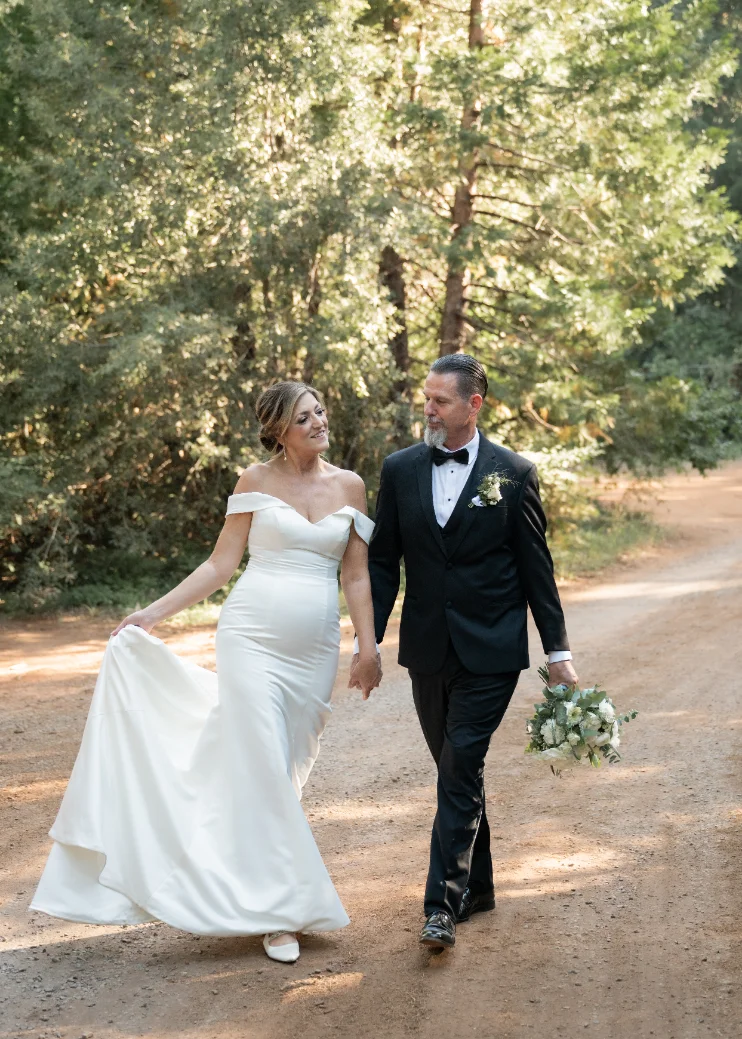 Stephanie and Mike Heather Blackwood Summer Retreat Wedding